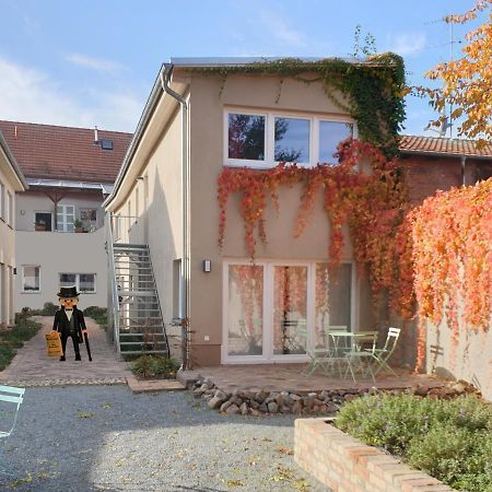 Travel Art Boardinghouse Aparthotel Neuruppin Exteriör bild